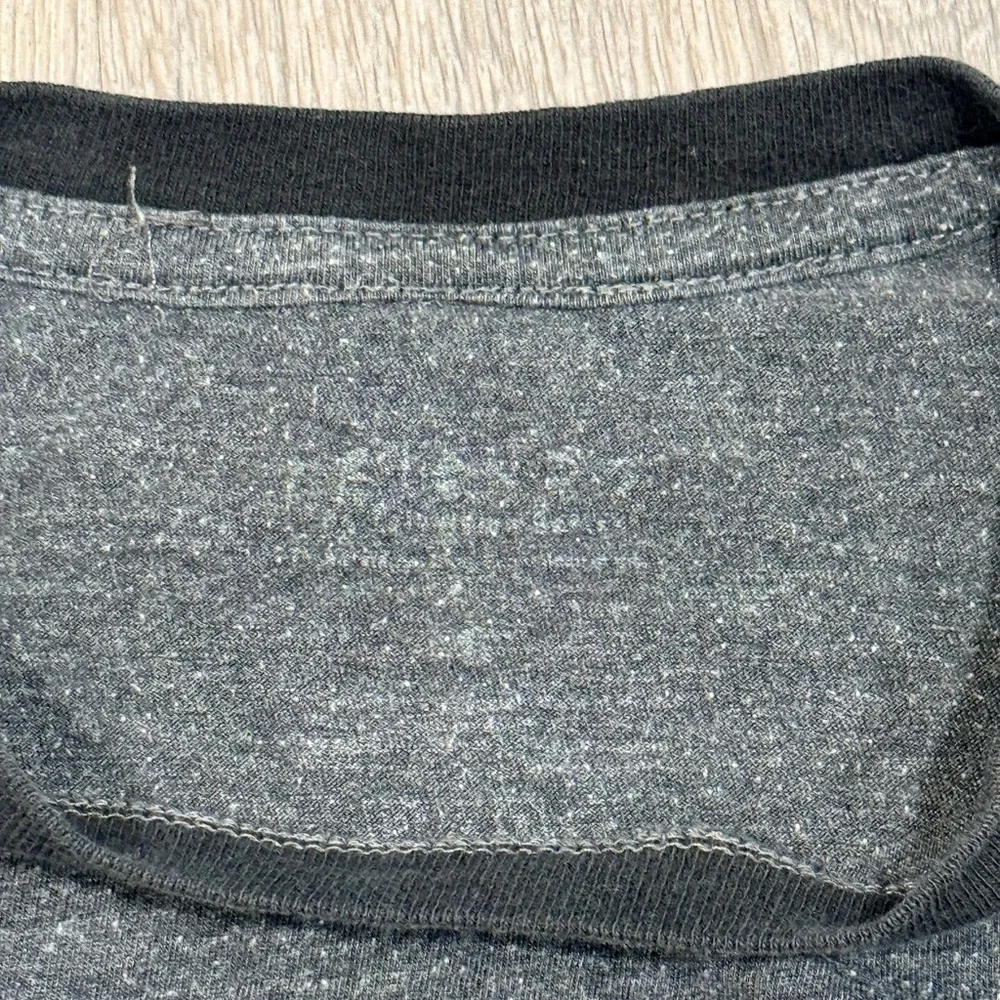 FRIENDS Women’s Charcoal Logo Graphic Tee Size XS - Picture 8 of 8